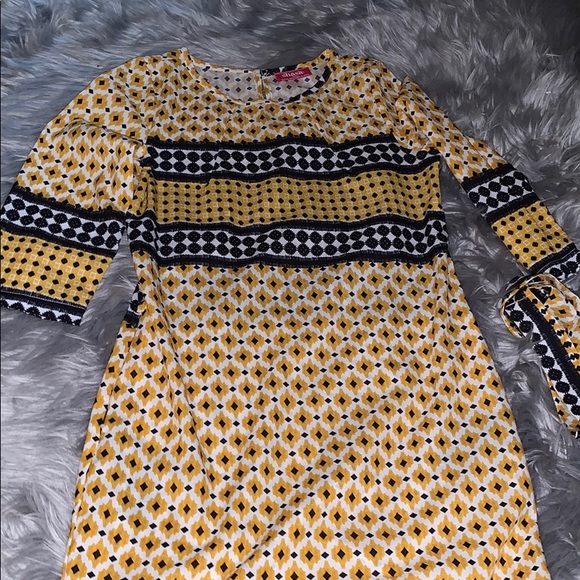 Spring dress - Picture 2 of 3